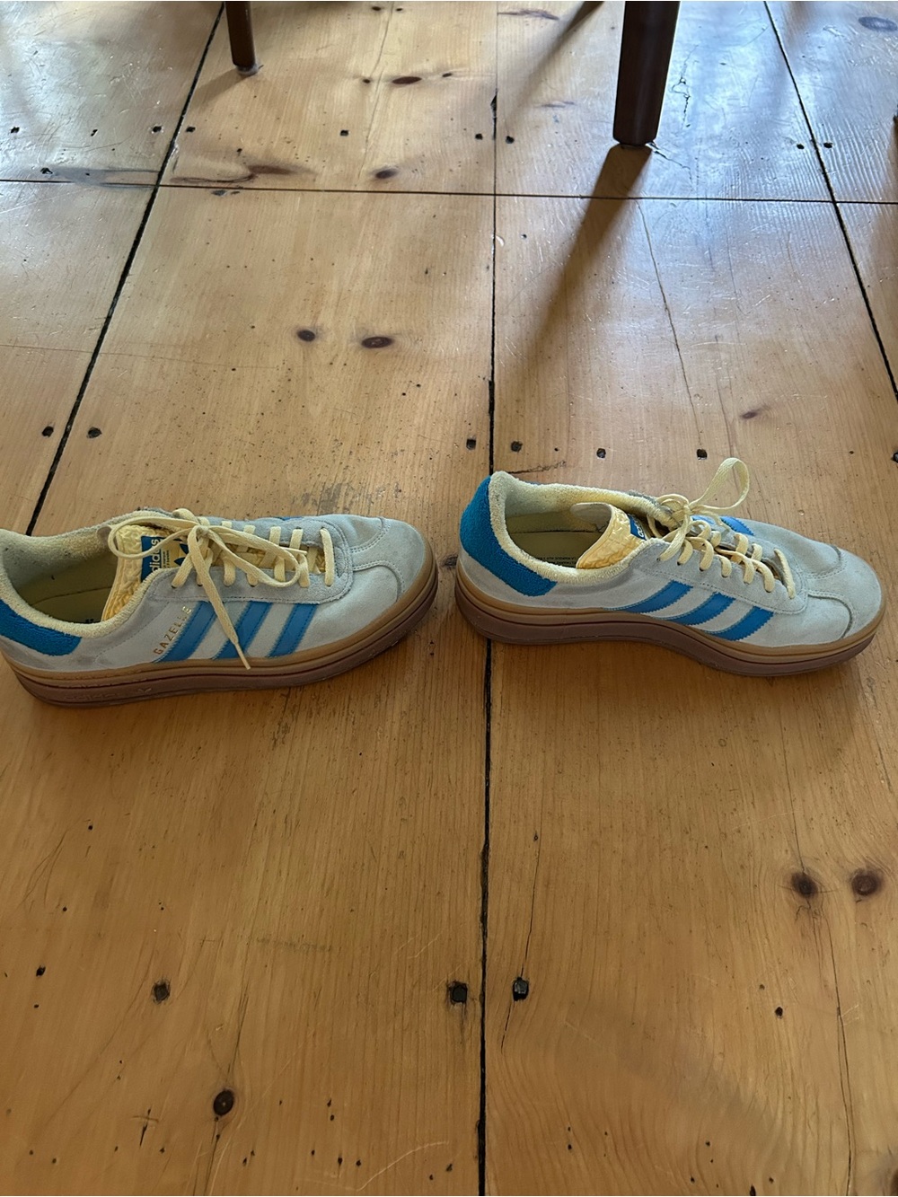 adidas Women's Light Blue Suede Sneakers with Blue Stripes and Butter Yellow - Picture 5 of 7